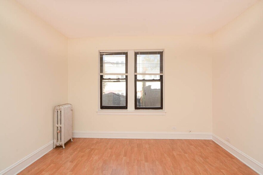 Building Photo - 4854 N Damen Ave