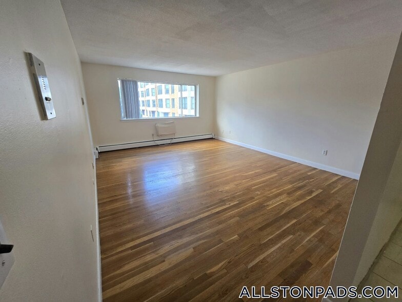 Building Photo - 90 Gardner St