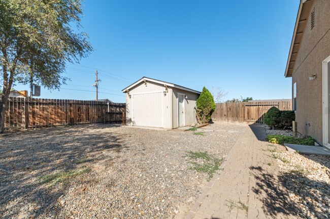 Building Photo - 3 Bed + Office Fernley Home