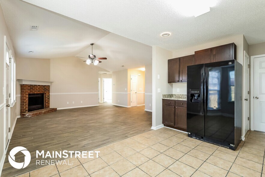 Building Photo - 3200 Fairington Dr