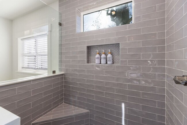 Building Photo - 806 Colorado Ave