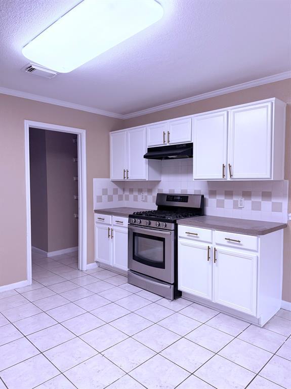 Building Photo - 15227 Mission Oak Dr