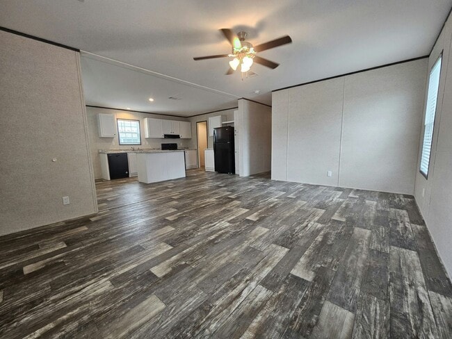 Building Photo - 464 Suwanee Dr