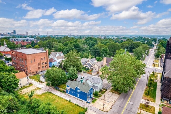 Building Photo - 1426 Starkweather Ave