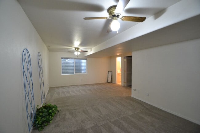 Building Photo - 815 Riverview Ln