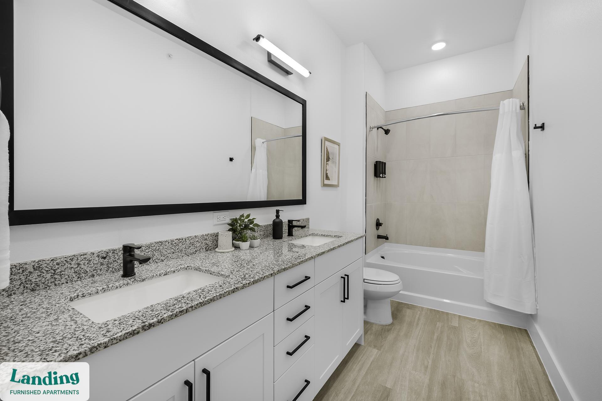 Building Photo - 650 E Sycamore St