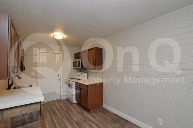 Building Photo - 6044 N 21st Ave