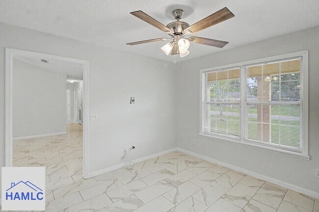 Building Photo - 340 McCumber Dr
