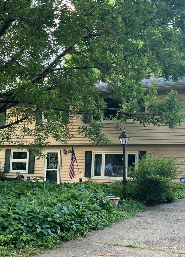 Building Photo - Ranchview