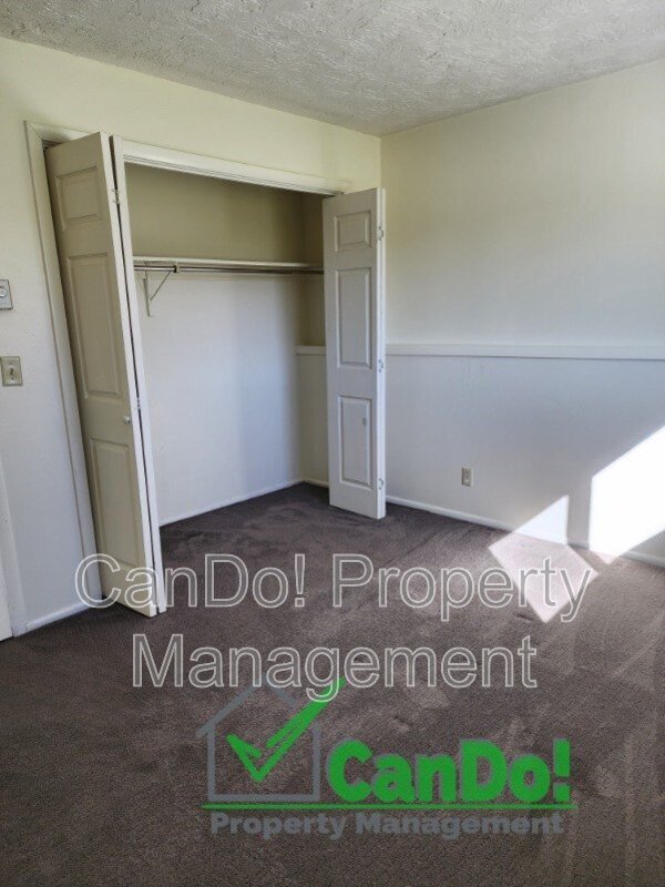 Building Photo - 230 Carol Dr