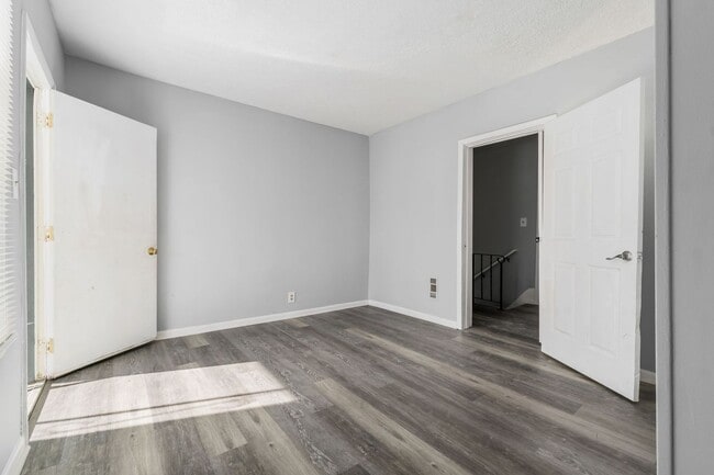 Building Photo - Updated 2BR in the Heart of Lancaster n