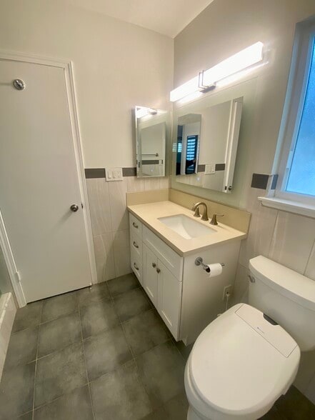 Bathroom # 2 - 23552 Kivik St