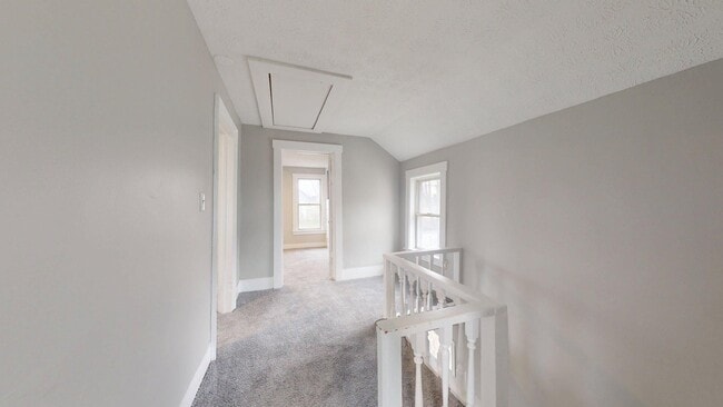 Building Photo - Lorain/W.73 neighborhood, updated 3 bed/1 bath single family house.