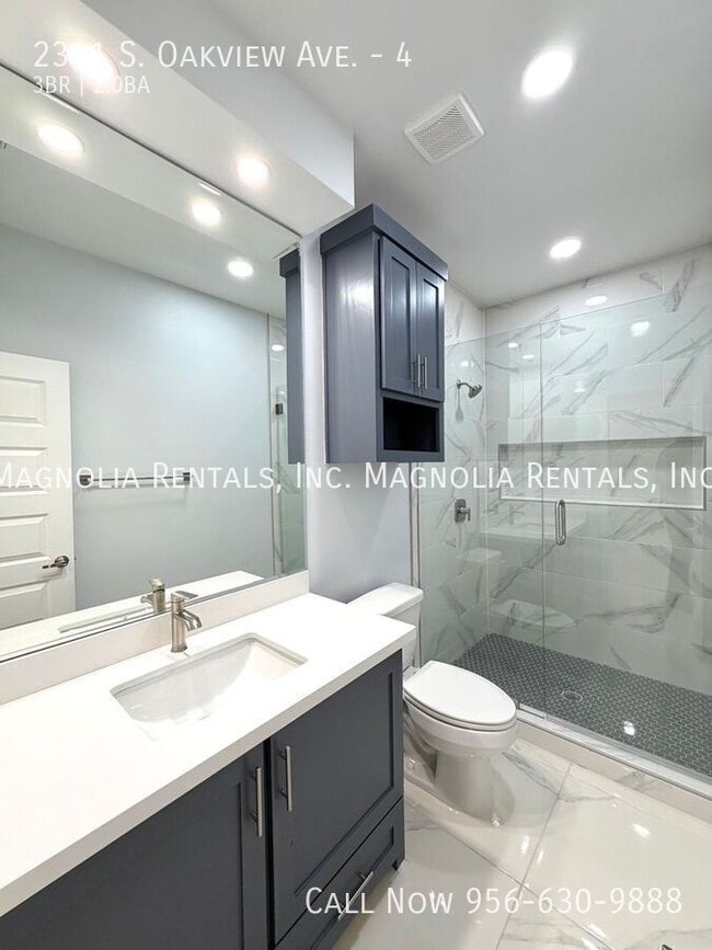 Building Photo - 2301 S Oakview Dr