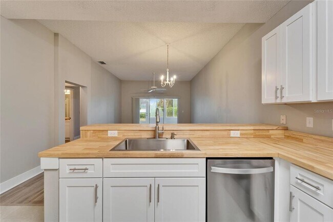 Building Photo - 1032 Radison Ave