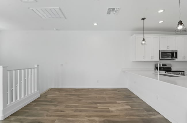 Building Photo - *Like Brand New Luxurious Modern 3 Bedroom 2 Bath Townhome in Warner Meadows!**