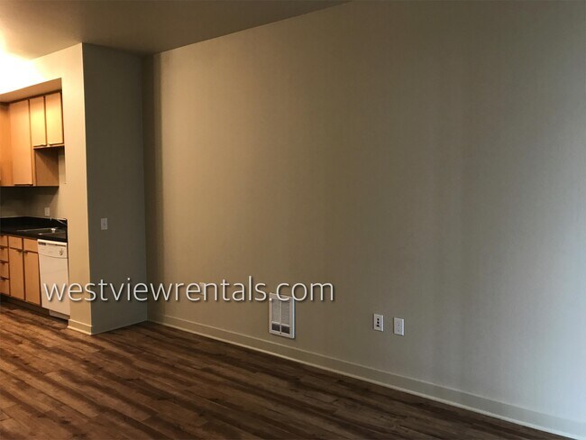 Building Photo - 1225 Railroad Ave