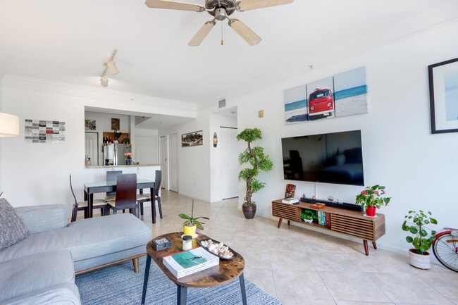 Building Photo - 276 Murcia Dr