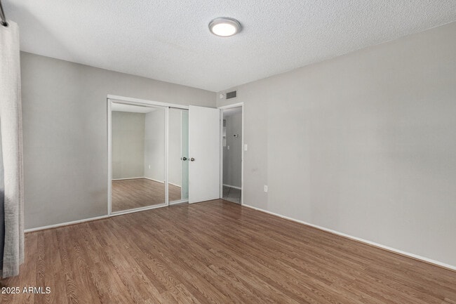 Building Photo - 10216 N 110th Ave