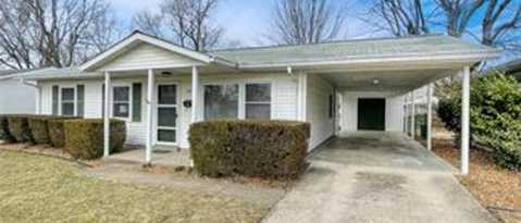 Building Photo - 3907 Memorial Dr