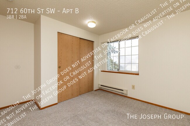 Building Photo - 712 60th St SW