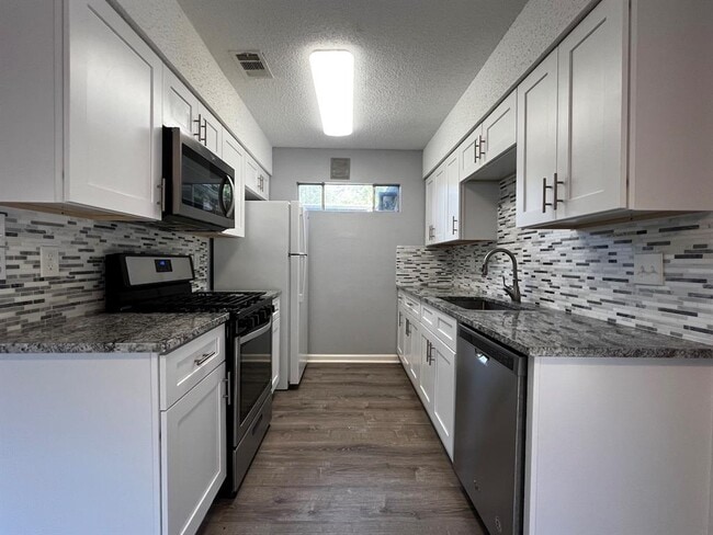 Building Photo - 7506 Chelsea Moor