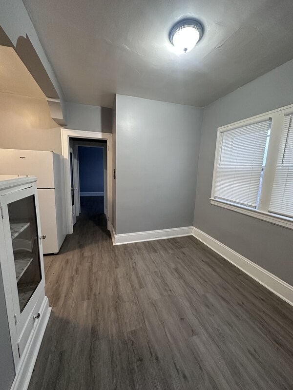 Building Photo - 1442 W 101st St