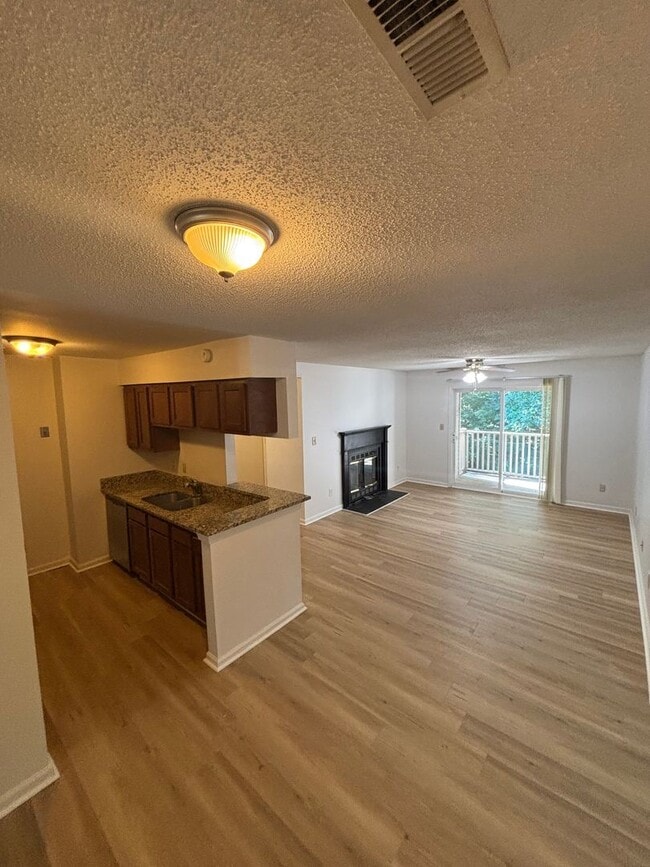 Building Photo - 562 Candle Ln