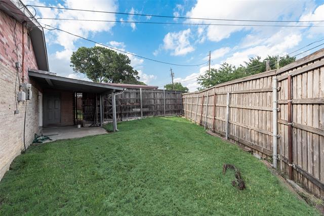 Building Photo - 2121 Austin Dr