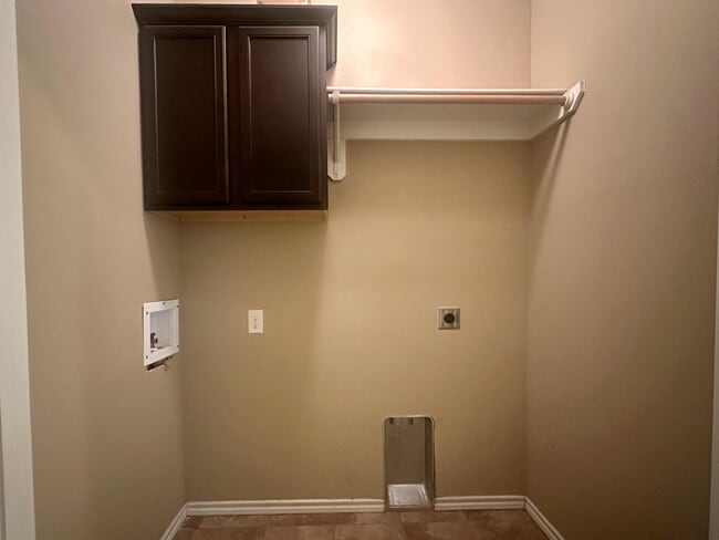 Building Photo - 4423 106th St