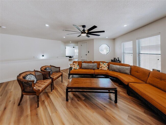 Building Photo - 2010 Carriage Club Dr