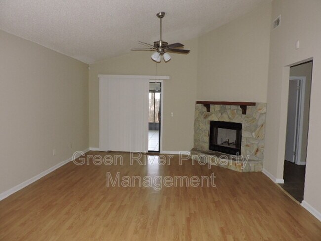 Building Photo - 8710 Pinevalley Ln
