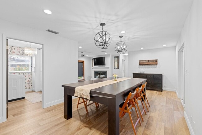 Building Photo - 1039 NW 8th St