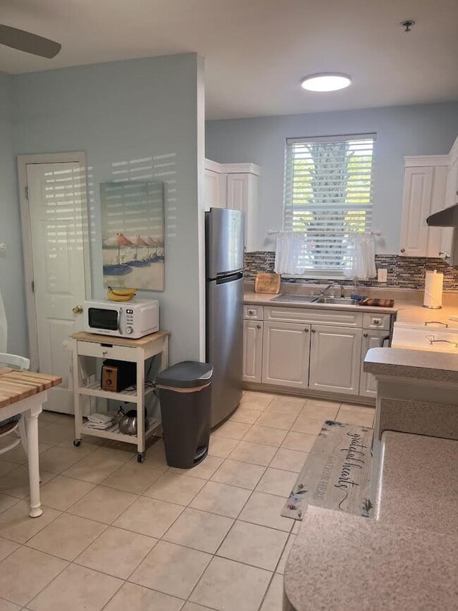 Building Photo - Stunning Two Bedroom Condo - Fully Furnished - Mira Vista - James Island