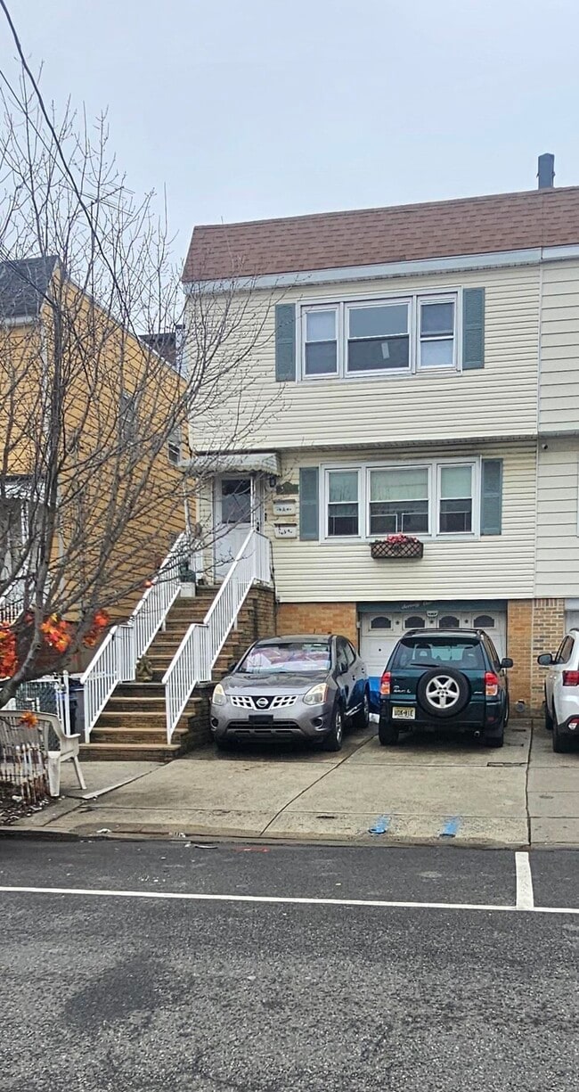 Building Photo - 71 Prospect Ave