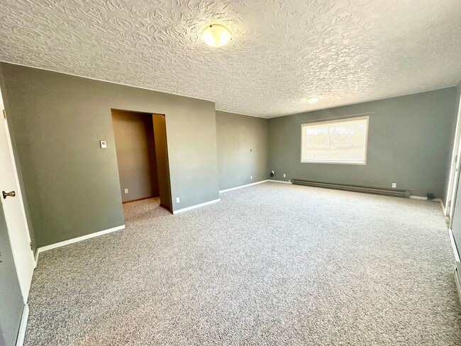 Building Photo - 2 Bedroom 1 Bathroom Home with Acreage in ...