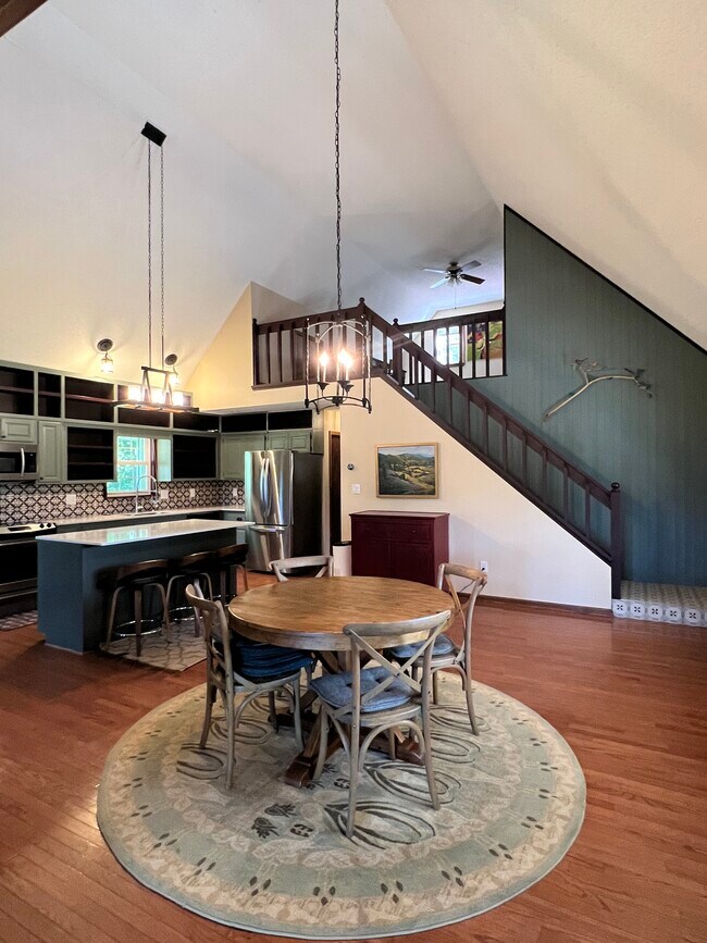 Building Photo - 571 Big Sky Rd