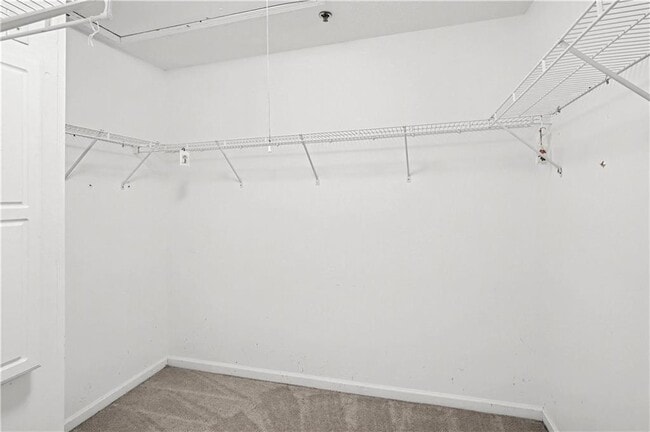 Building Photo - 102 Weatherstone Square Dr