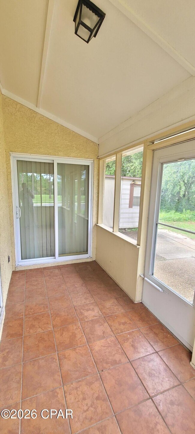 Building Photo - 1319 Calabria Rd