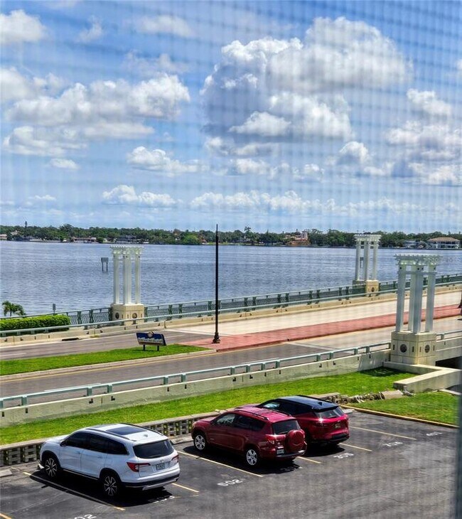 Building Photo - 500 Treasure Island Causeway