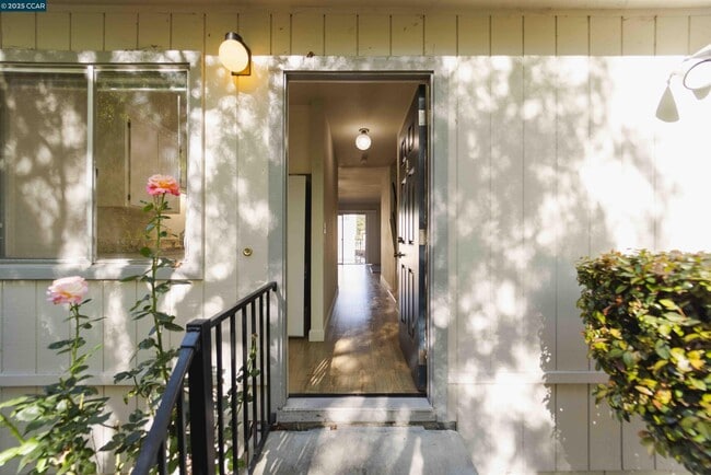 Building Photo - 4811 Appian Way