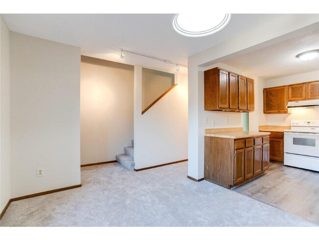 Building Photo - 2458 Crestwood Dr