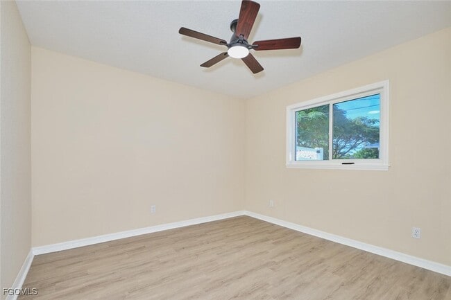 Building Photo - 132 SE 19th Terrace