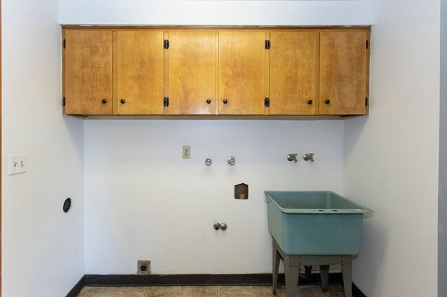 Building Photo - Available Beautiful Single-Level Home with...