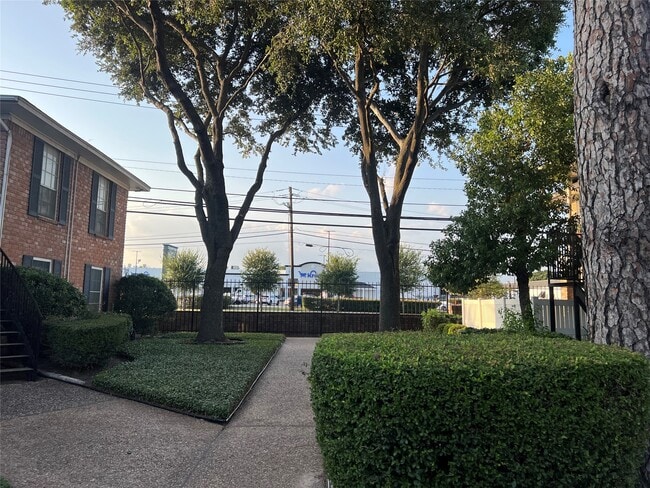 Building Photo - 14333 Memorial Dr