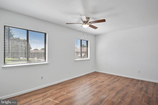 Building Photo - 107 Conway Ct