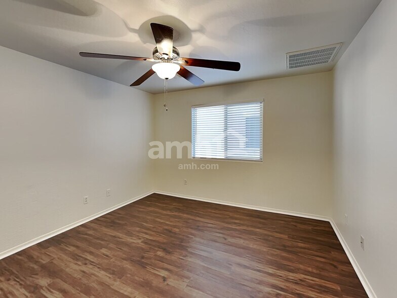 Building Photo - 21967 W Sonora St