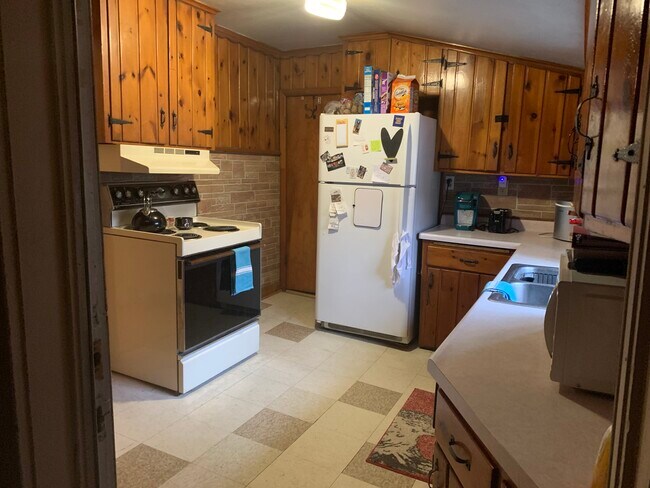 Building Photo - 446 Summit Ave