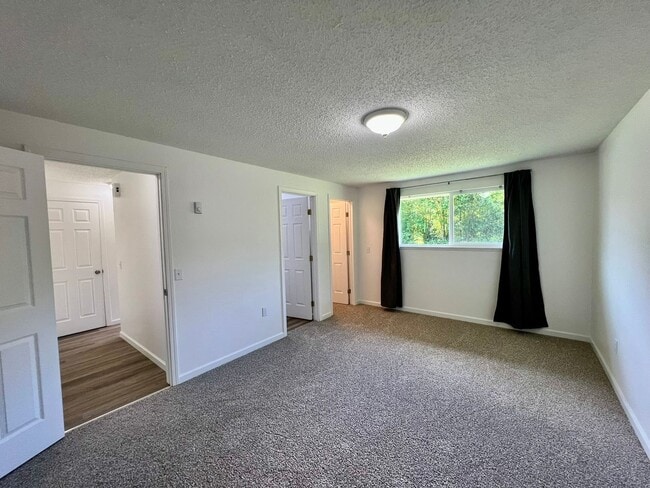 Building Photo - (#724) Duplex Near Squaxin Park - Water/Se...
