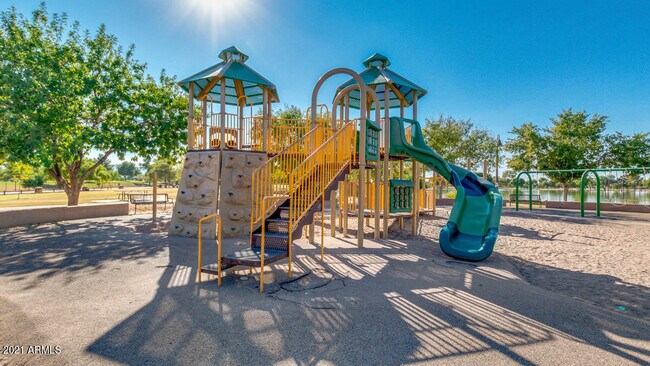 Building Photo - 36071 Seville Dr